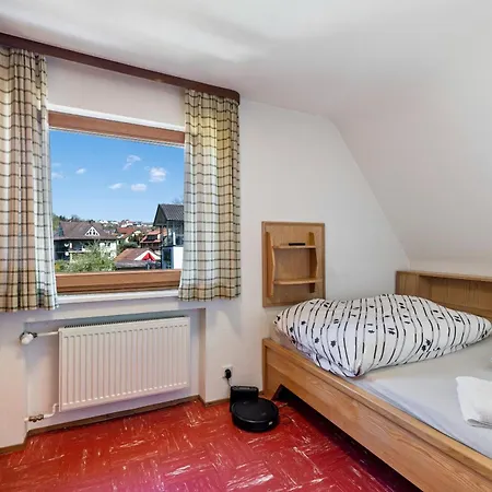 Haus An Der Lauchert 펜션